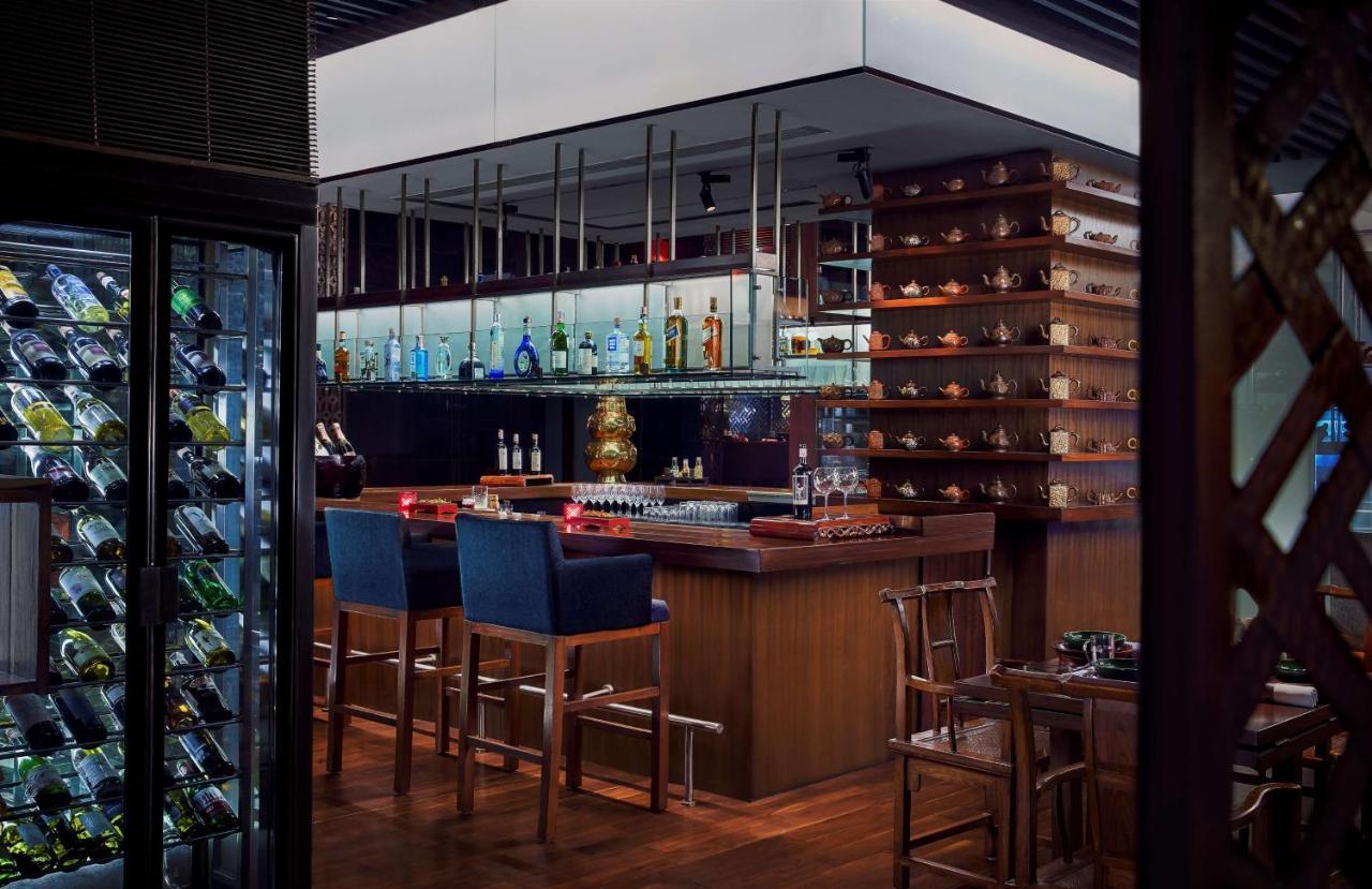 แกรนด์ ไฮแอท มุมไบ Hotel ภายนอก รูปภาพ The bar at the restaurant