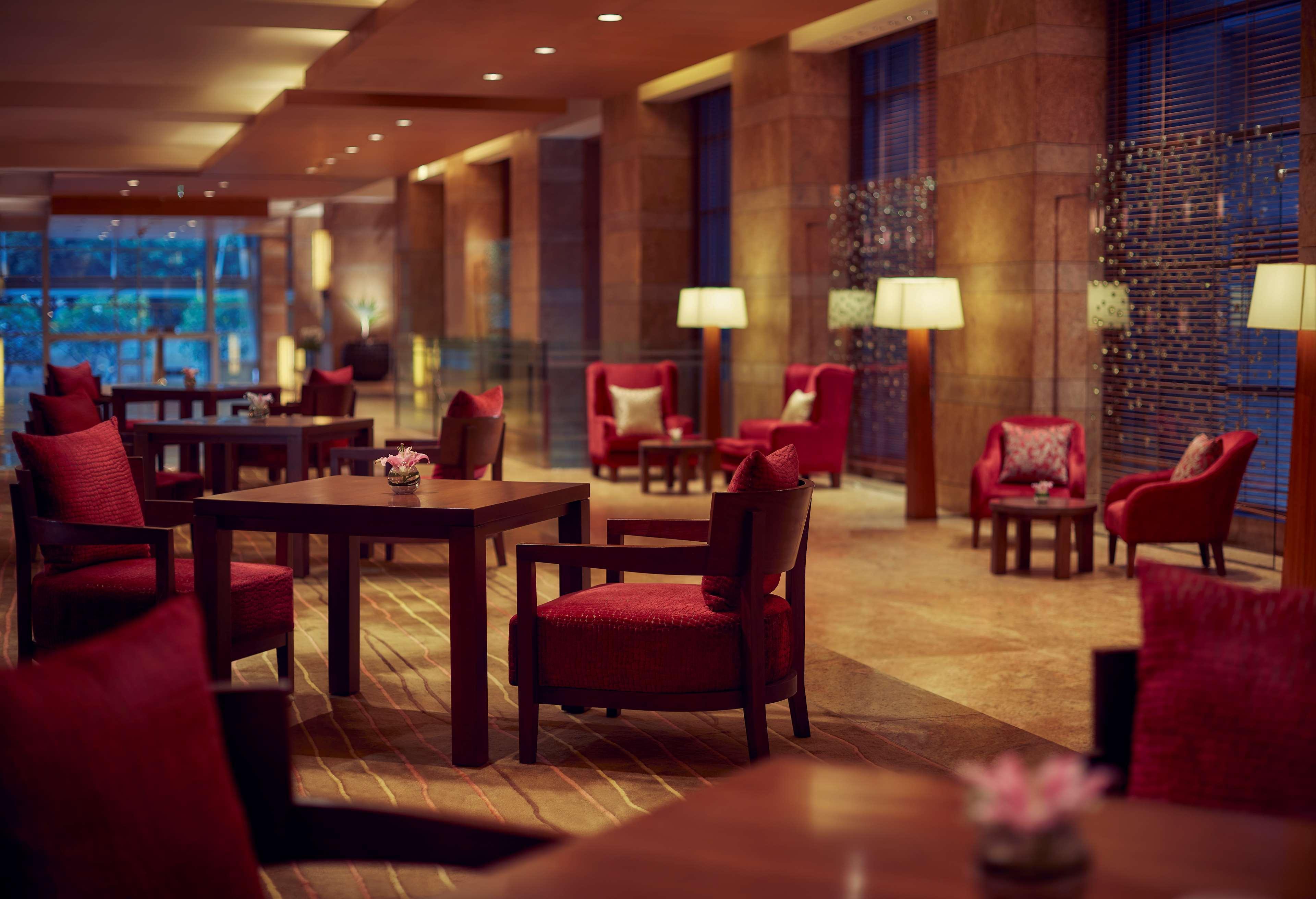 แกรนด์ ไฮแอท มุมไบ Hotel ภายนอก รูปภาพ The Lounge at the airport