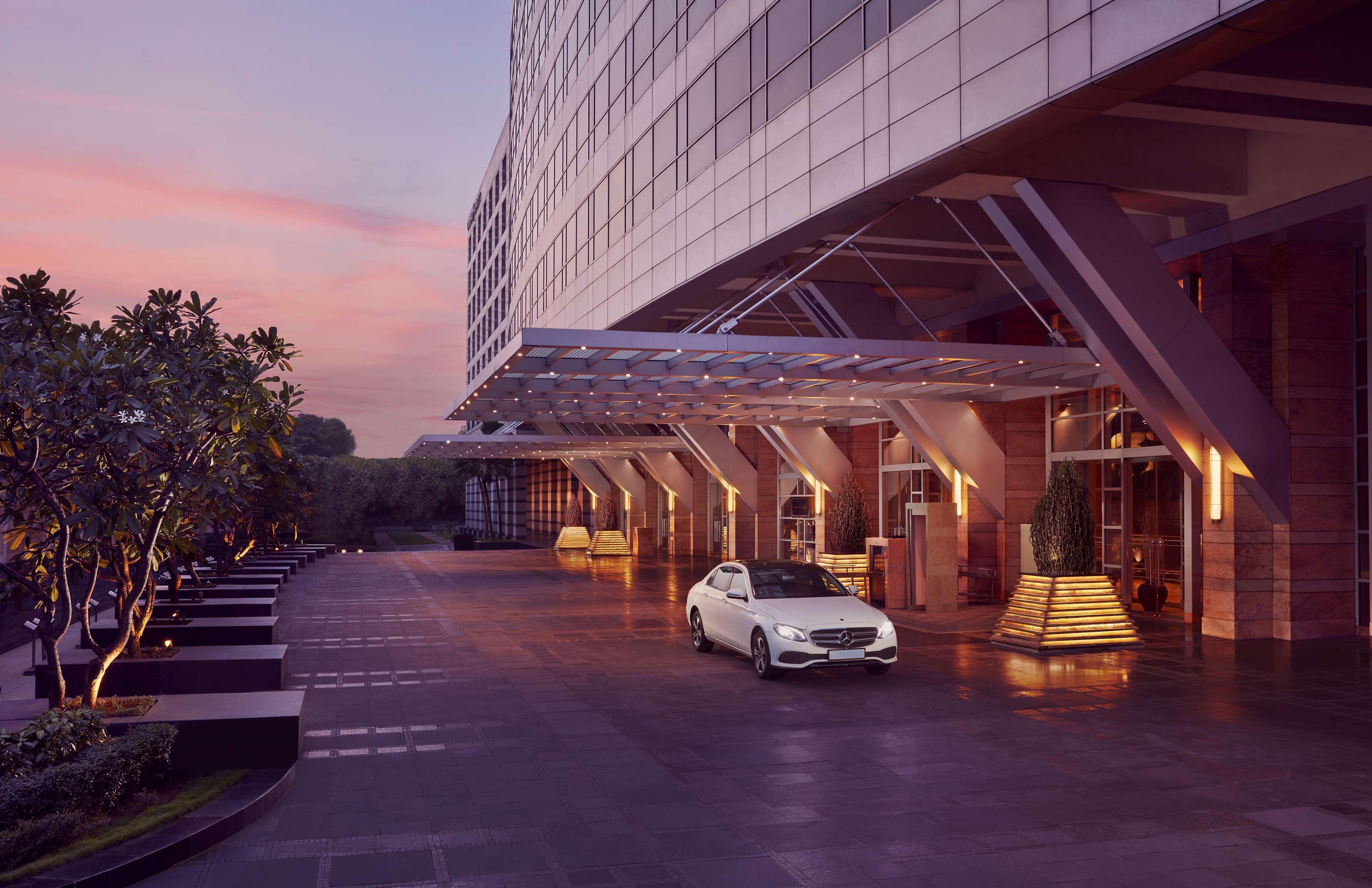 แกรนด์ ไฮแอท มุมไบ Hotel ภายนอก รูปภาพ The hotel's main entrance