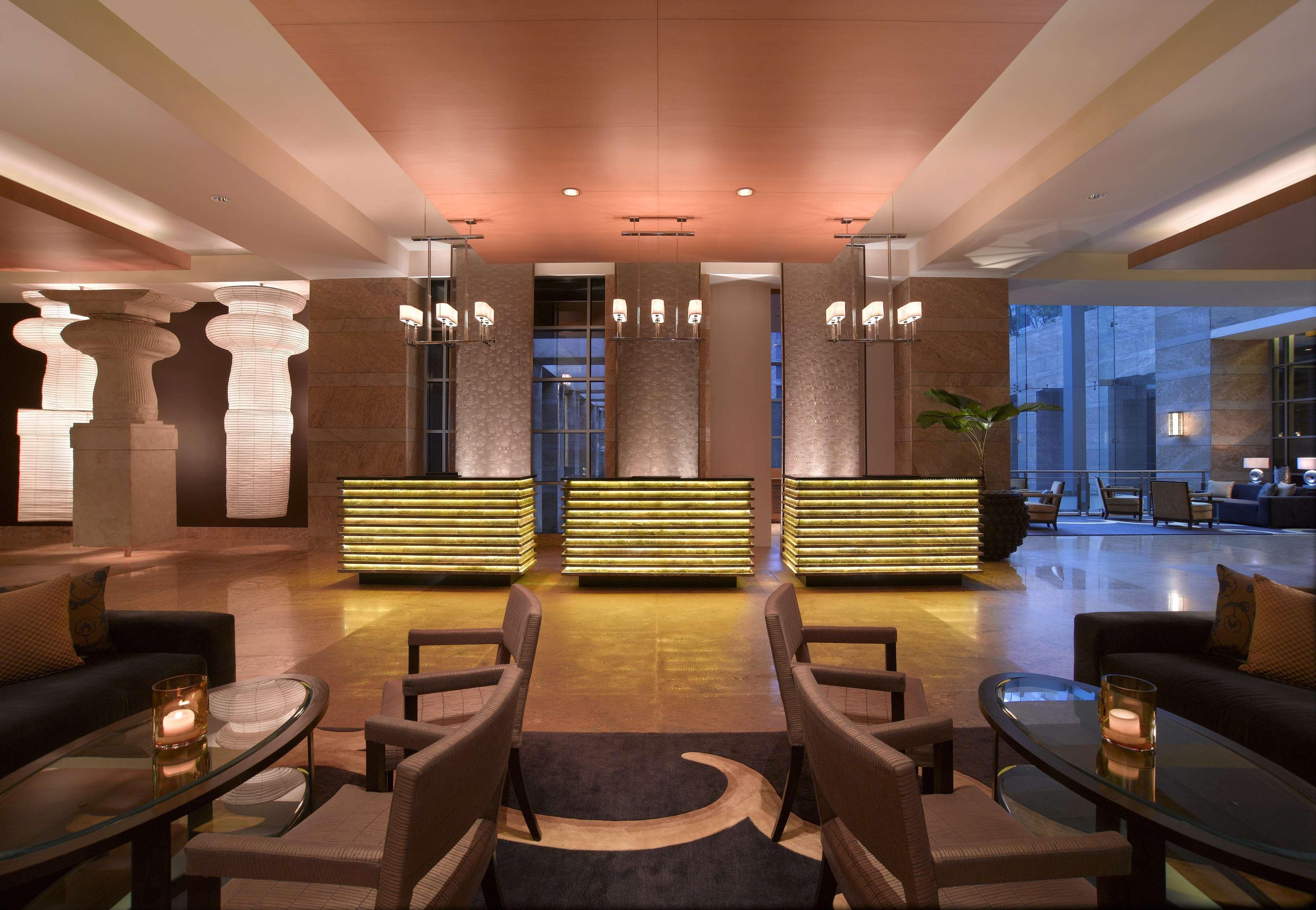 แกรนด์ ไฮแอท มุมไบ Hotel ภายนอก รูปภาพ The lobby of the hotel
