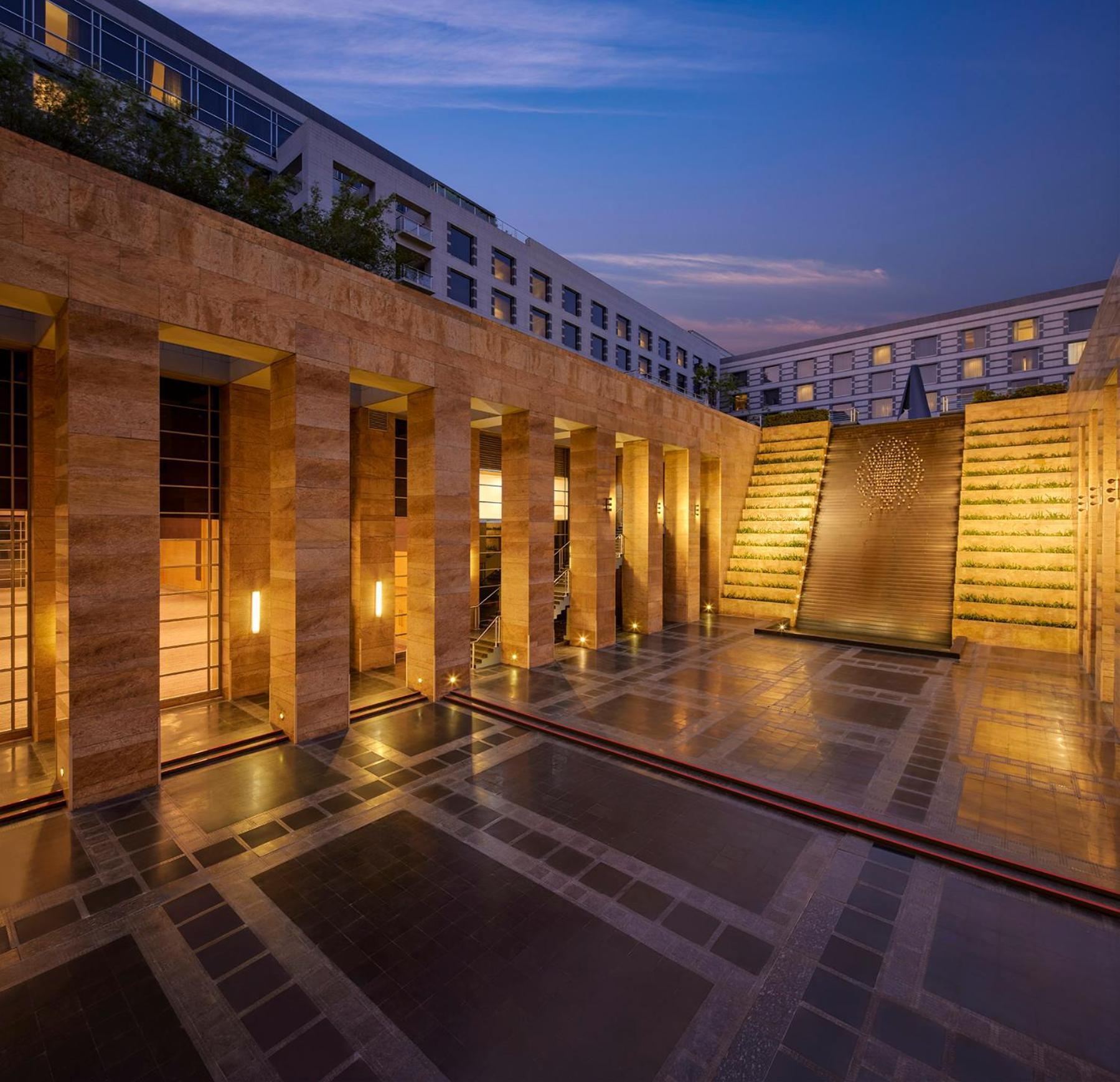 แกรนด์ ไฮแอท มุมไบ Hotel ภายนอก รูปภาพ The courtyard of the National Museum of the Republic of China