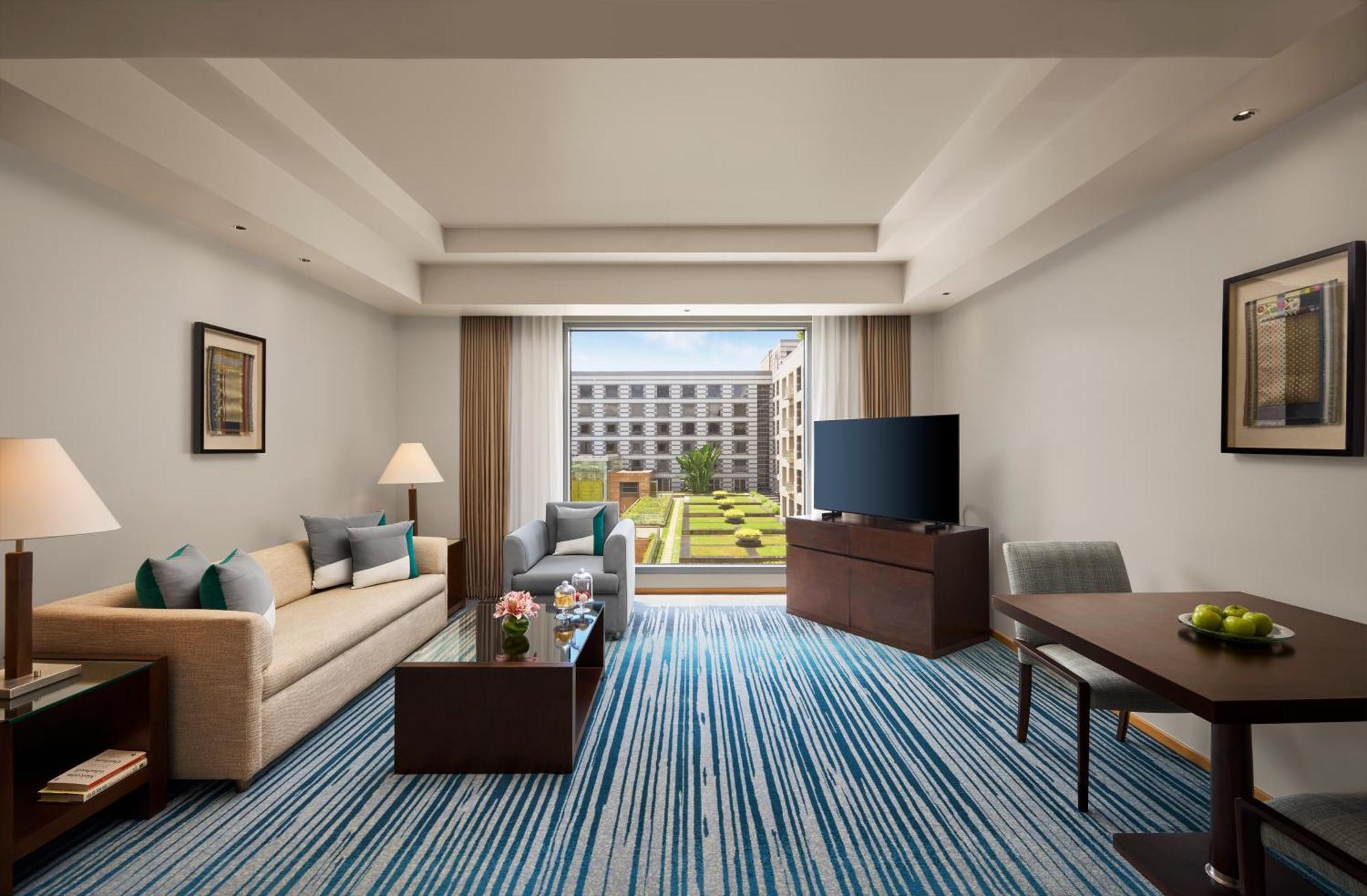 แกรนด์ ไฮแอท มุมไบ Hotel ภายนอก รูปภาพ Living room of a suite